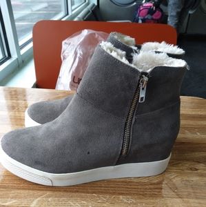 Steve Madden women's size 9 3/4 zip boot